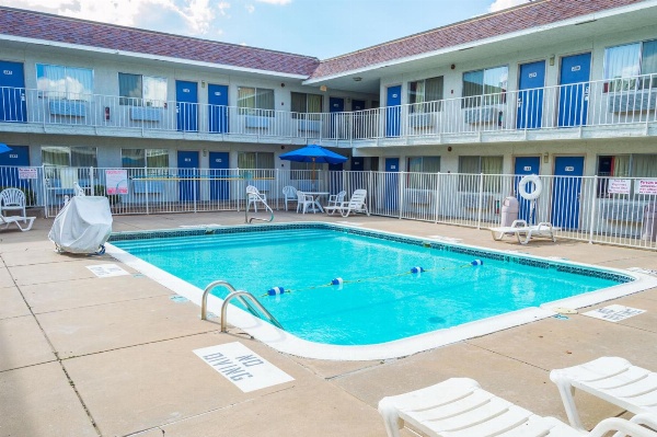 Motel 6-Ardmore, OK image 1