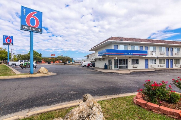 Motel 6-Ardmore, OK image 3