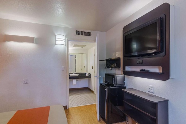 Motel 6-Ardmore, OK image 9